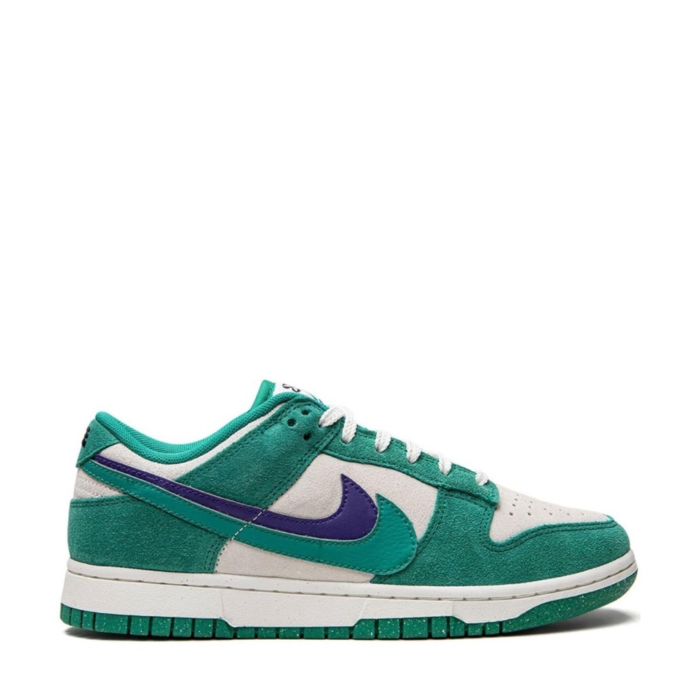 Nike Dunk Low “85” Sneakers in green and cream